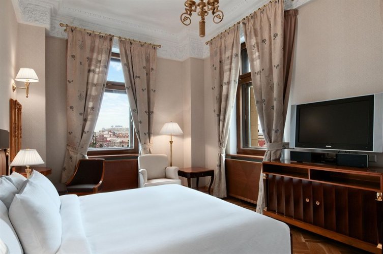 размещение в отеле Хилтон Москва Ленинградская