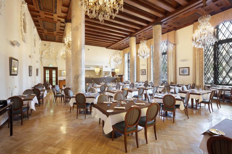 Хилтон Москва Ленинградская отель IV Съезд онкологов