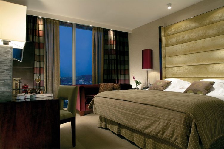 accomodation in Hesperia Tower hotel